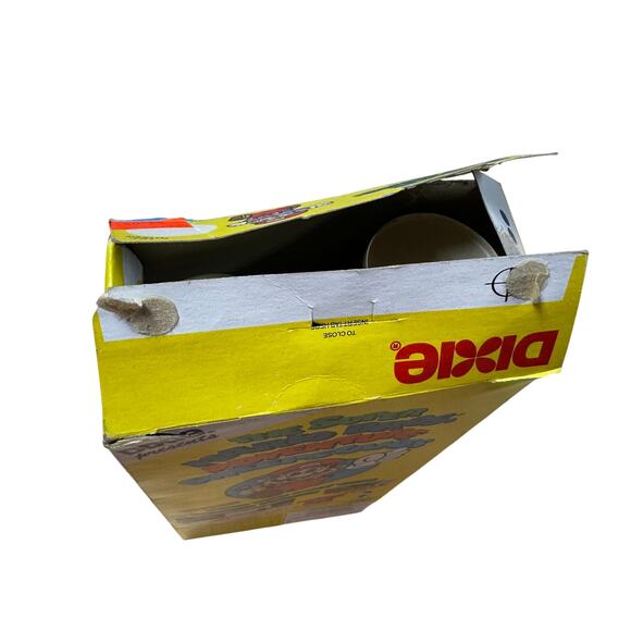 NES Super Mario Bros. Dixie Cups 5 oz Kitchen Cups Open Box 96 of 100 Cups - Picture 7 of 7